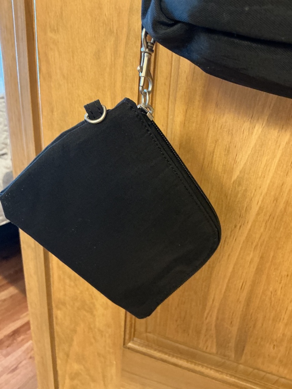 Baggalini Quilted Work/Travel Tote Black - Picture 4 of 7